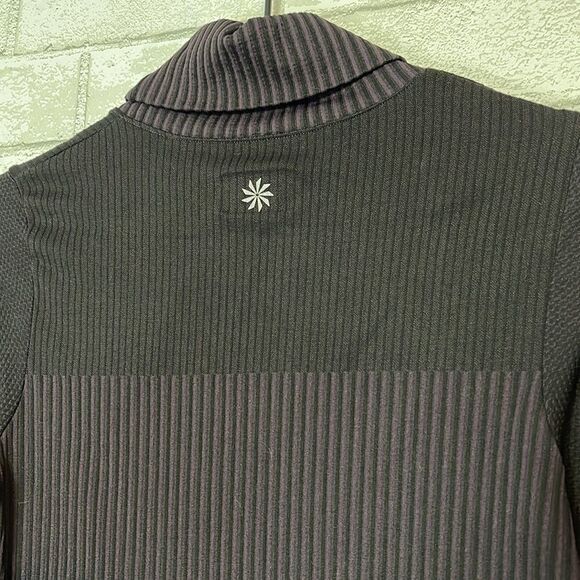 Athleta Flurry Base Layer Turtleneck Top XS - Picture 3 of 4